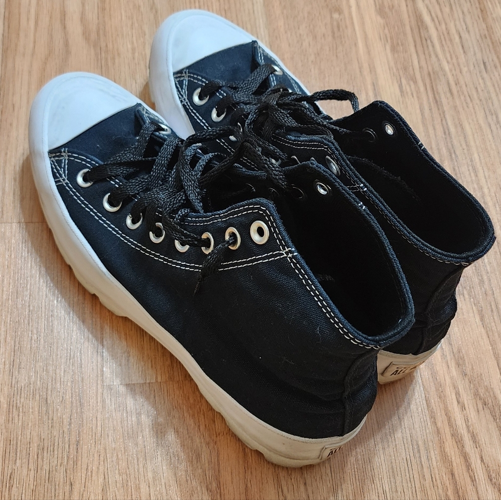 Converse Black and White High-Top Sneakers Size 9 - Picture 7 of 9